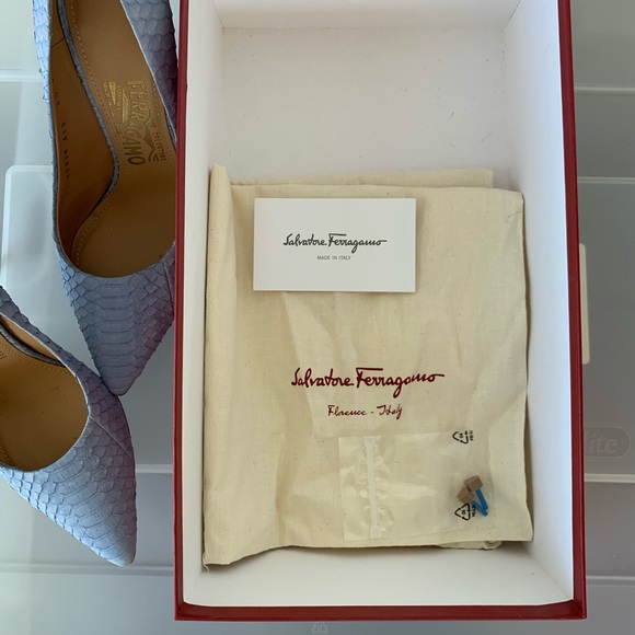 Salvatore Ferragamo Susi Snakeskin Pumps - Picture 10 of 10
